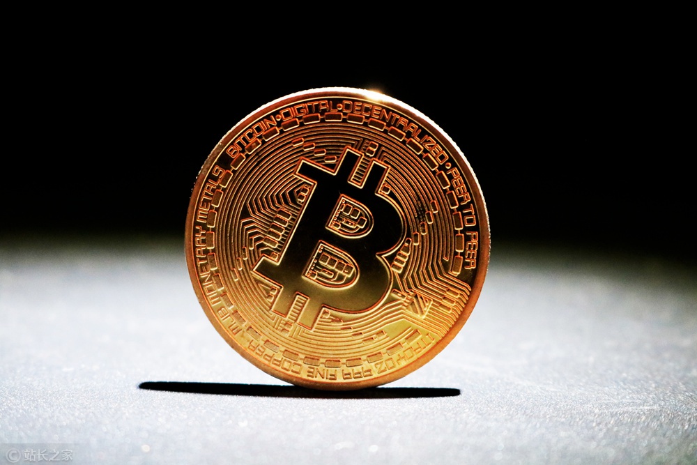 加密货币崩了!比特币一度跌破82000美元关口近40万人爆仓